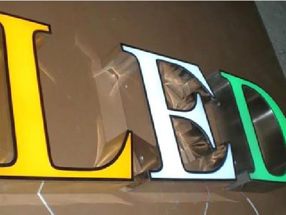 宁化介绍LED招牌的基础知识。